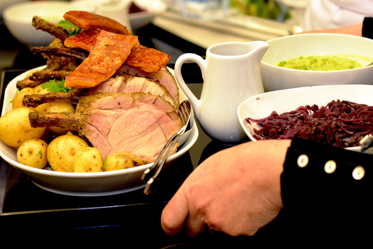 WEDDING-CATERERS-MAINS-min